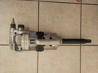 Sunex 1-inch drive air impact wrench with a 6-inch extended anvil