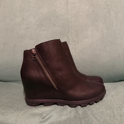 Women's Joan Of Arctic Wedge II Zip Bootie | SOREL size 10.5