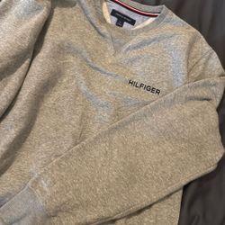 Men’s Medium Tommy Hilfiger Sweatshirt