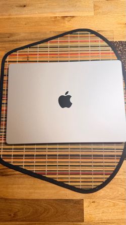 MacBook Pro 14” M4 Max | 36GB RAM | 1TB SSD | Mint
