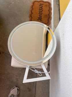 Round LED Vanity Mirror with Stand