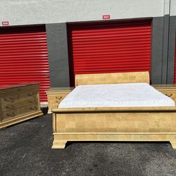 GENUINE HENREDON BEDROOM SET / KING SIZE / NIGHTSTANDS/ DRESSER / GENUINE WOOD AND TOP MARBLE/ DELIVERY NEGOTIABLE