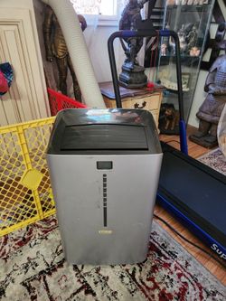 Portable Ac With Hose/ Window Kit/ blows ice cold air fast/ can test before buying