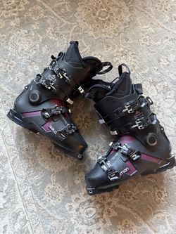 Salomón ski boots