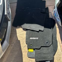 RAV 4 Floor Mats, Fits 2018
