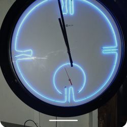 Neon Clock 1200x1200 