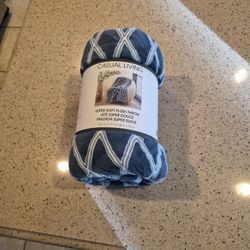 Super Soft Plush Throw