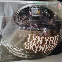 Lynard sky ard helmet for motorcycle riding