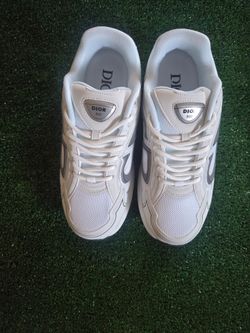 Dior B30 Size 9 feel free to message me we can negotiate read description!!!
