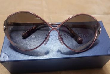 Authentic louis Vuitton sunglasses