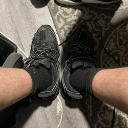 Belenciaga Tracks All blacks 