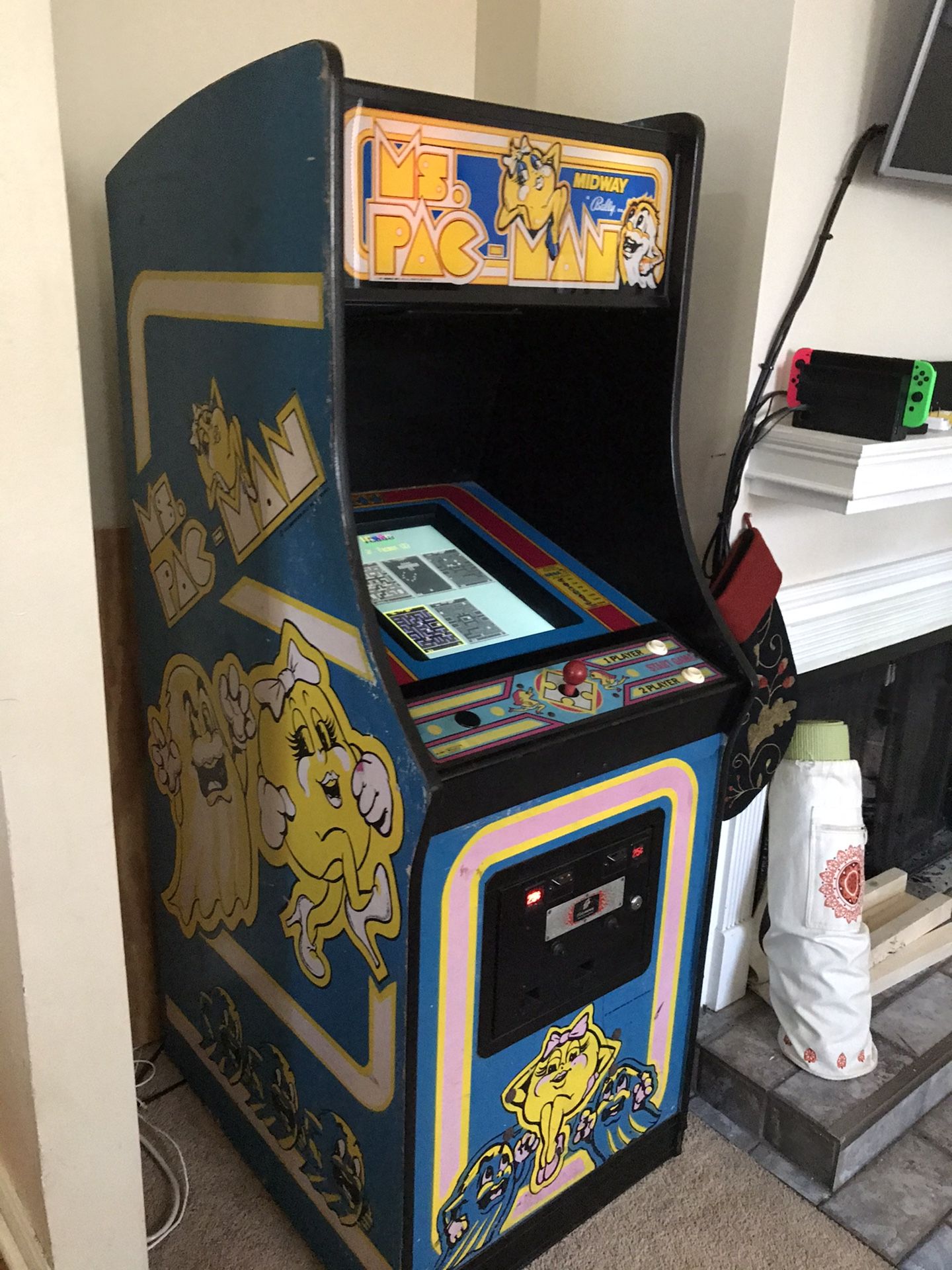 Ms Pac-Man classic arcade game with 60 classic games