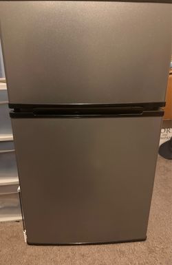 Mini fridge
