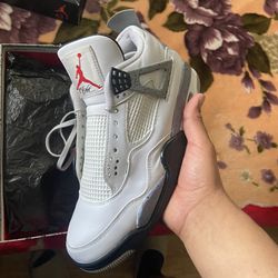 Jordan 4 White Cement Size 9.5 (read Description) 