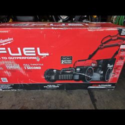 Milwaukee M18 FUEL Brushless Cordless 21 in. Walk Behind Dual Battery Self-Propelled Mower