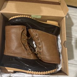 Size 9.5 Women’s All Weather Boots 