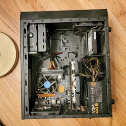 i3-6100 / GTX 1060 OC / 8GB DDR4 / 250 GB SSD / EXTRAS!