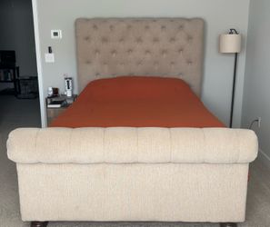 Queen Bed and box spring