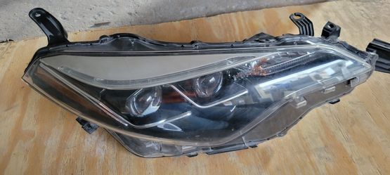 2017 - 2019 TOYOTA COROLLA HEADLIGHT RIGHT RH PASSENGER SIDE, LED DUAL PROYECTOR, USED, OEM