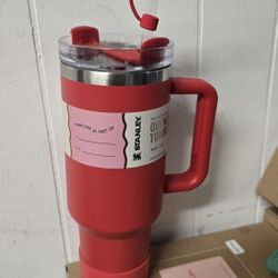 Red Stanley 40oz 