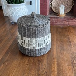 Basket With Lid