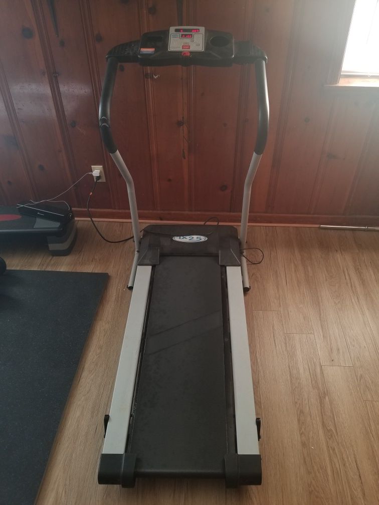 Sportcraft 1x2.5 Treadmill for Sale in Norfolk VA OfferUp
