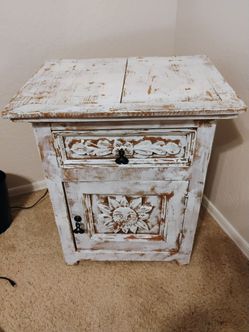 Night stand/end table