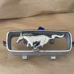 Ponny emblema mustang gt 66