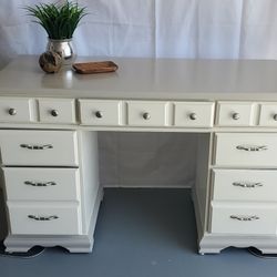 Desk / Vanity 