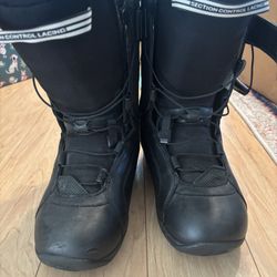 snowboarding boots Men’s Size 9