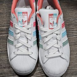 Adidas Girls Shoes Size 5.5