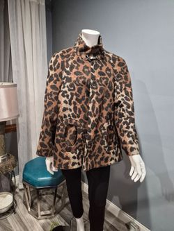 Betsy Johnson, leopard, print swing jacket with the clasp.