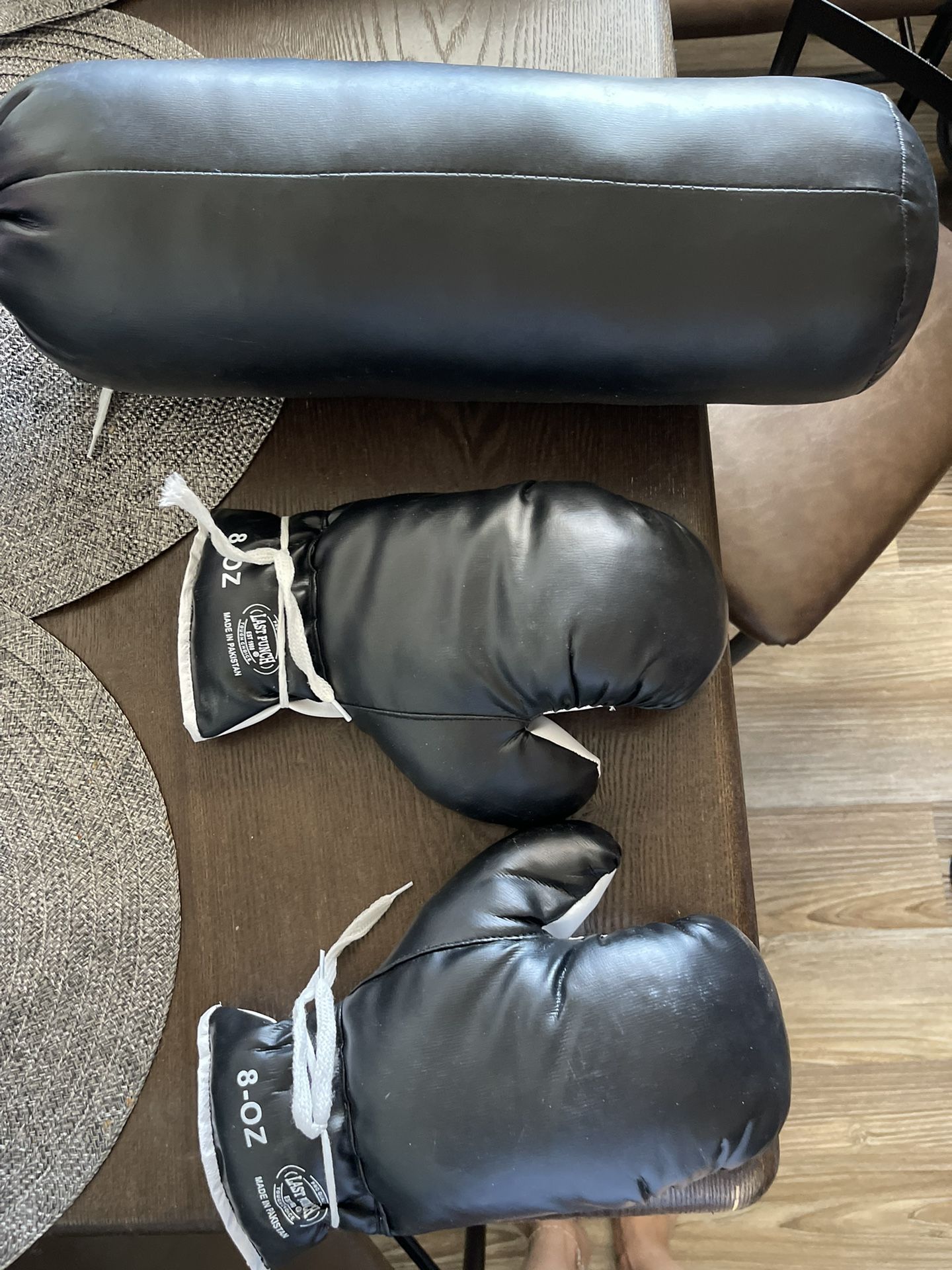 Toddlers 8oz Gloves & Punching Bag