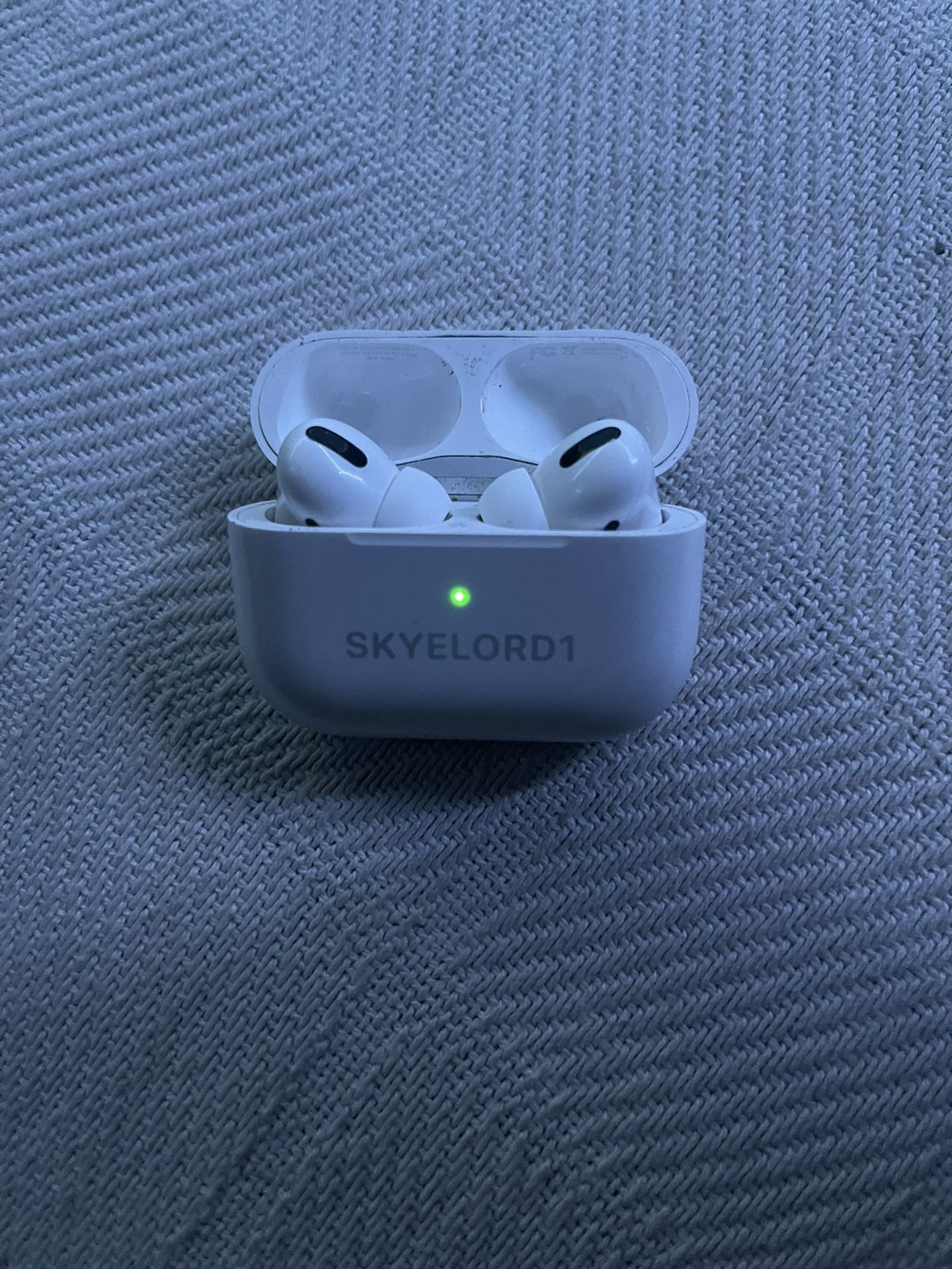 Apple air pods