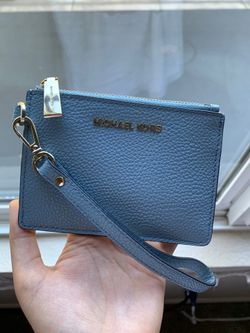 Micheal Kors wristlet