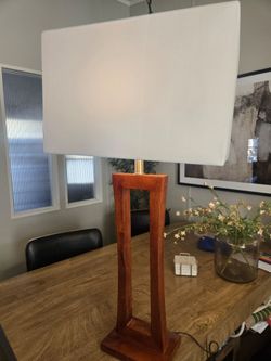 Table lamp