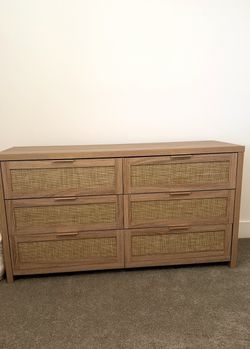 Like New 6 Drawer Rattan Dresser – Natural Oak