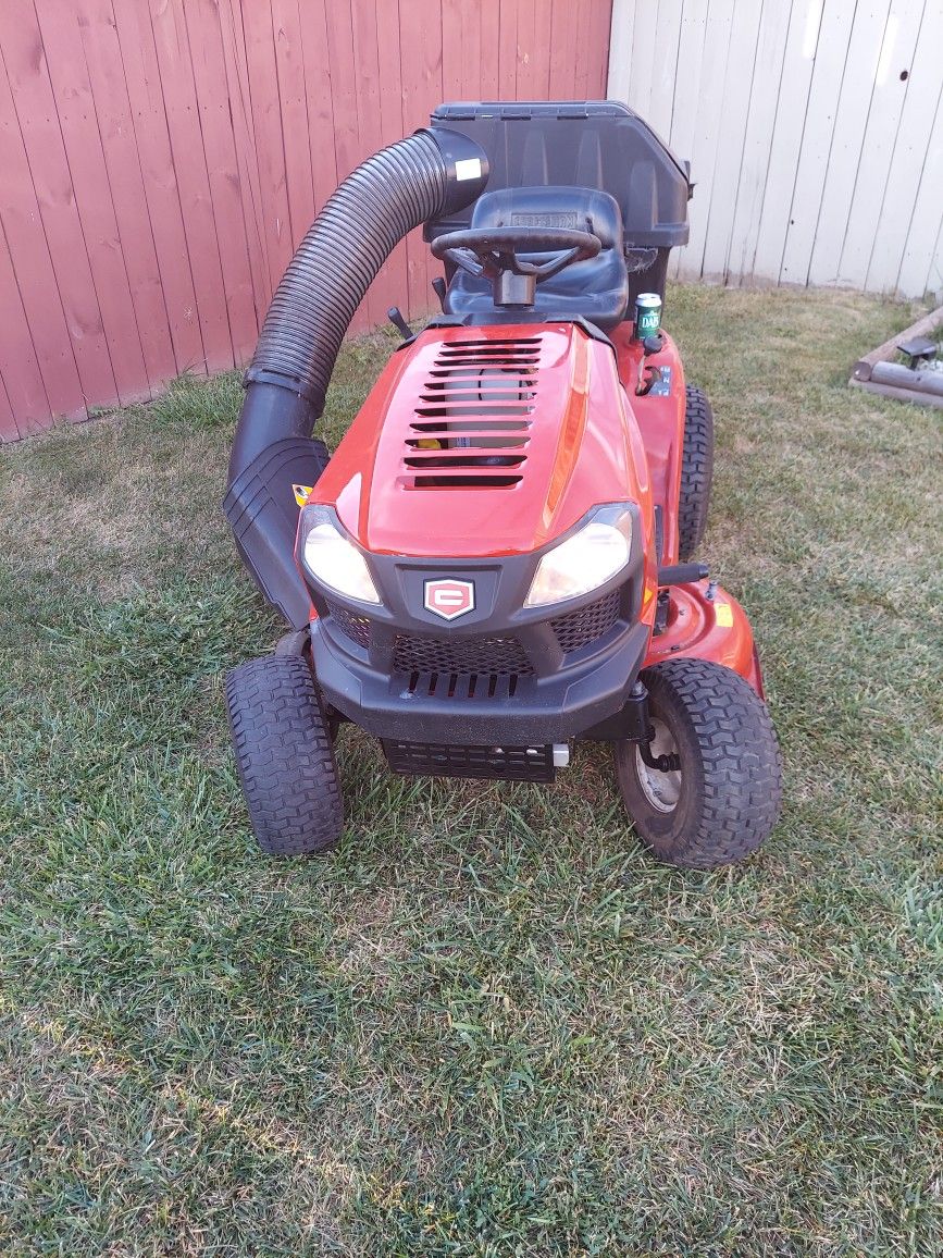 Craftsman T1400 Riding Lawnmower With Bagger 