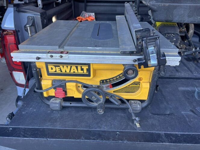DEWALT 15 Amp Corded 8-1/4 in. Compact Portable Jobsite Tablesaw (DWE7480)