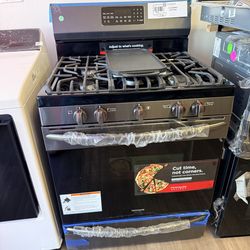 LAREDO SAMSUNG GAS RANGE NEW OPEN BOX