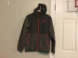 The north face boys Denali jacket with good size XL or 18/20