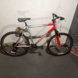 BICYCLE TREK 21 SPEED SIZE 26 BRAND NEW 