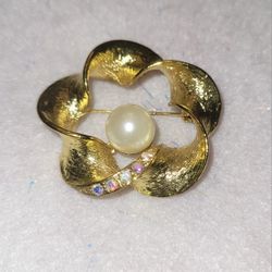 Vintage Gold Pearl Aurora Borealis  Brooch