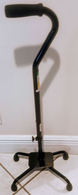 Quad walking cane