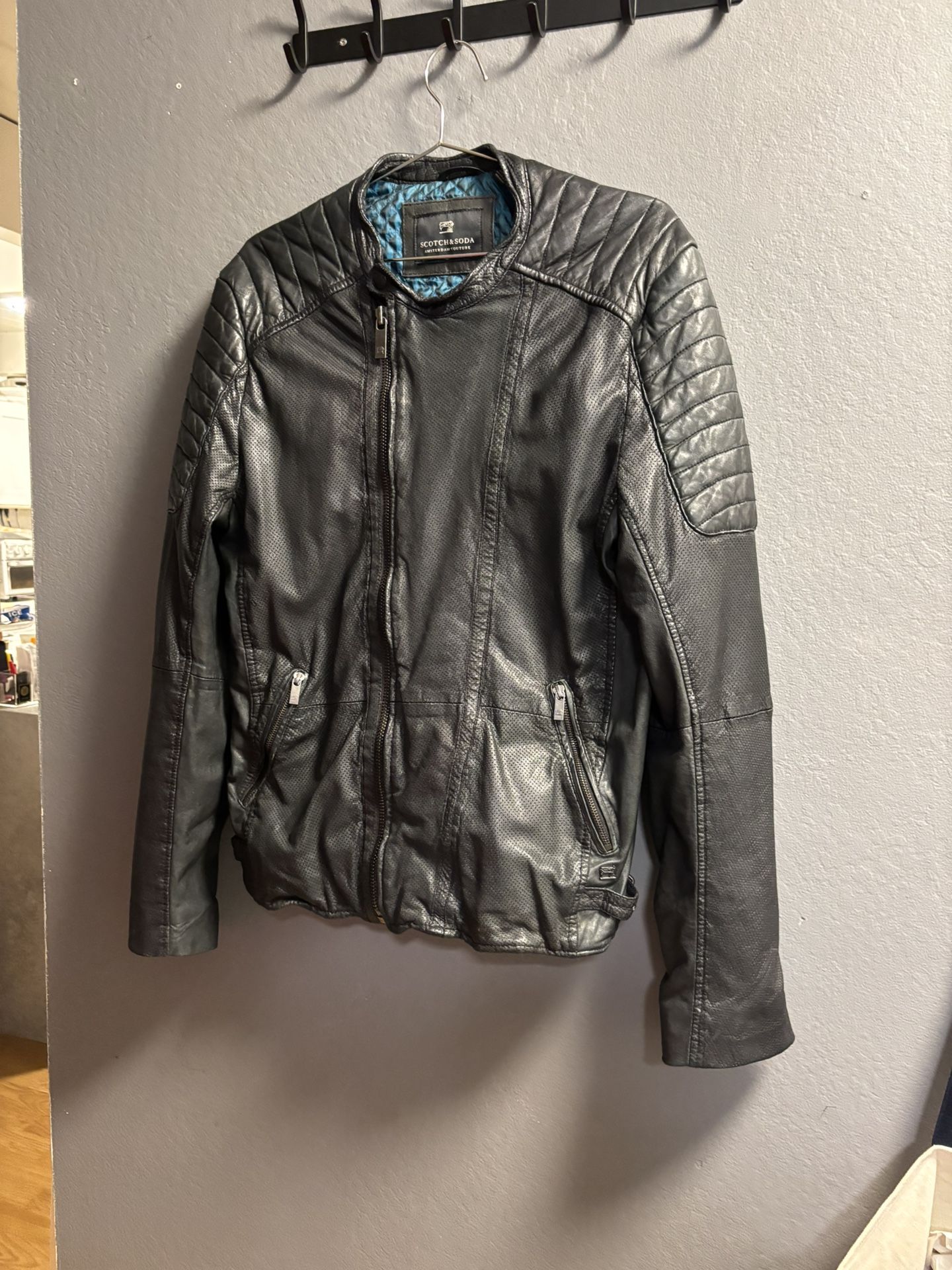 Scotch & Soda black leather biker jacket with a quilted design on the lining and  shoulders design men’s large in good pre loved condition