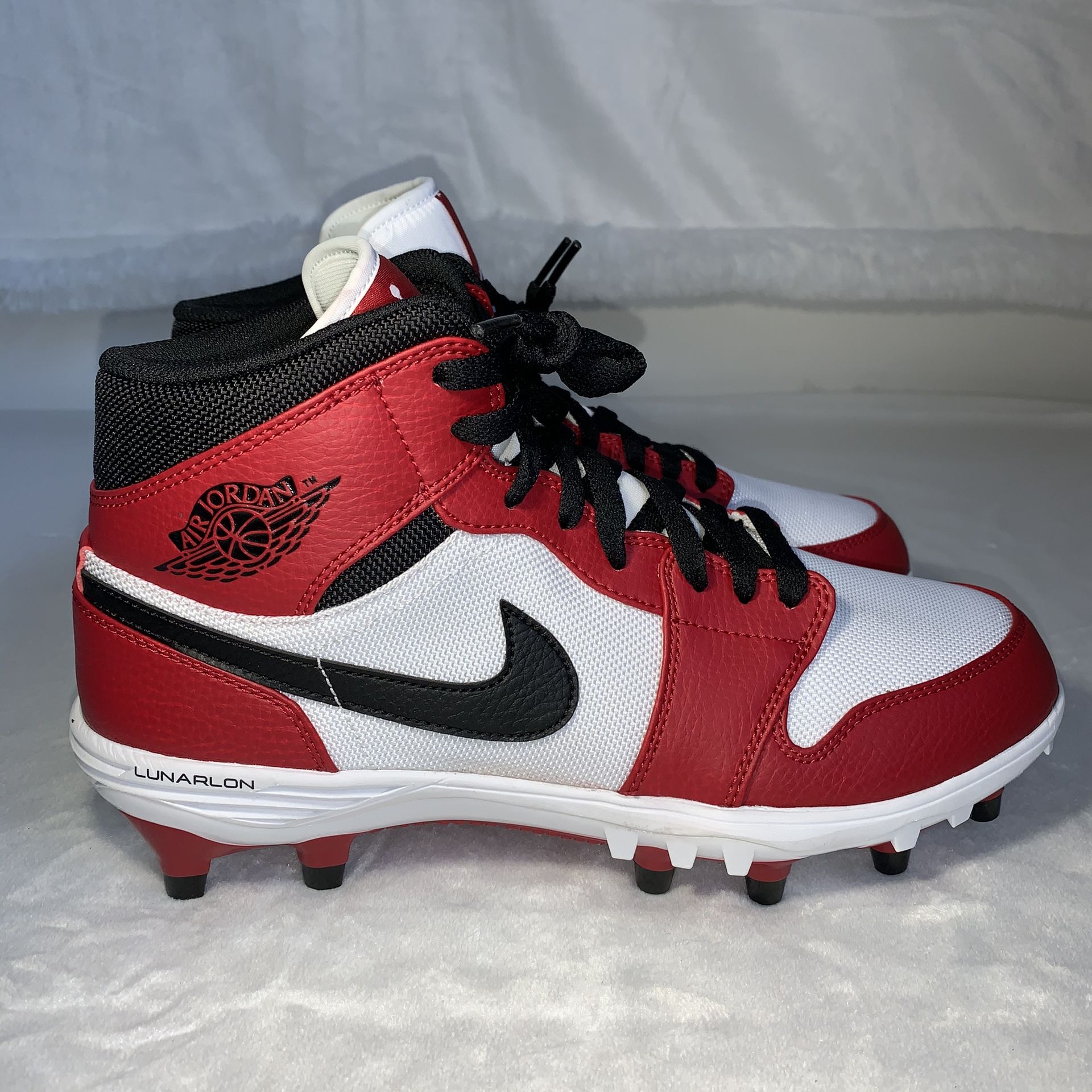 Nike Air Jordan 1 Mid Football Cleat Chicago White Black Red DS Size 11