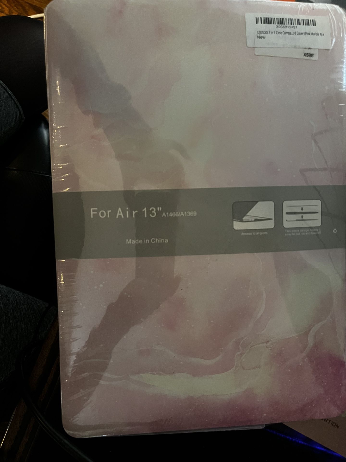 MacBook Pro https://offerup.com/redirect/?o=MTMuaW4= Cover