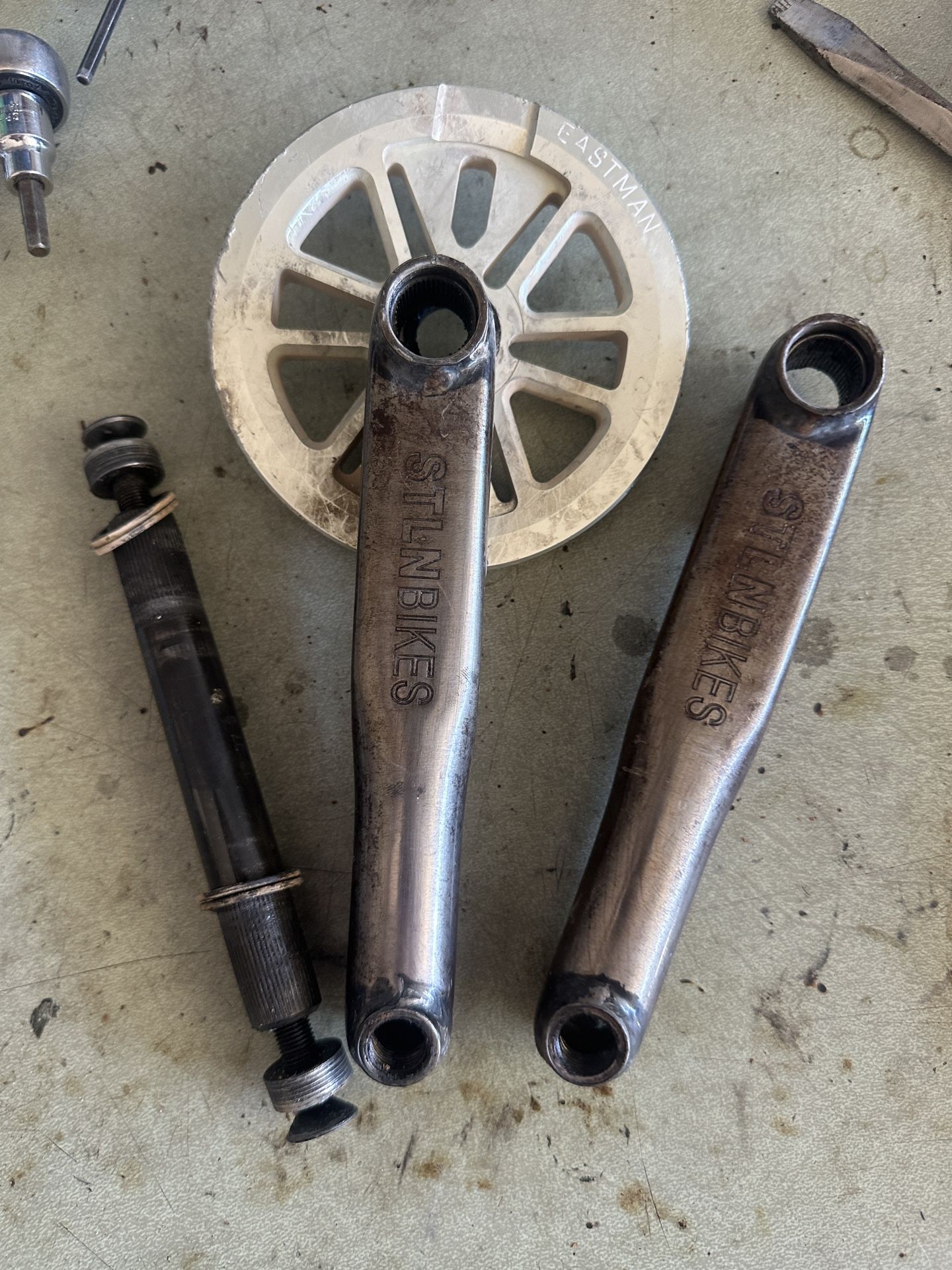 Stolen 170 Cranks, Odyssey 28t MDS Sprocket, BSD Halflink Chain