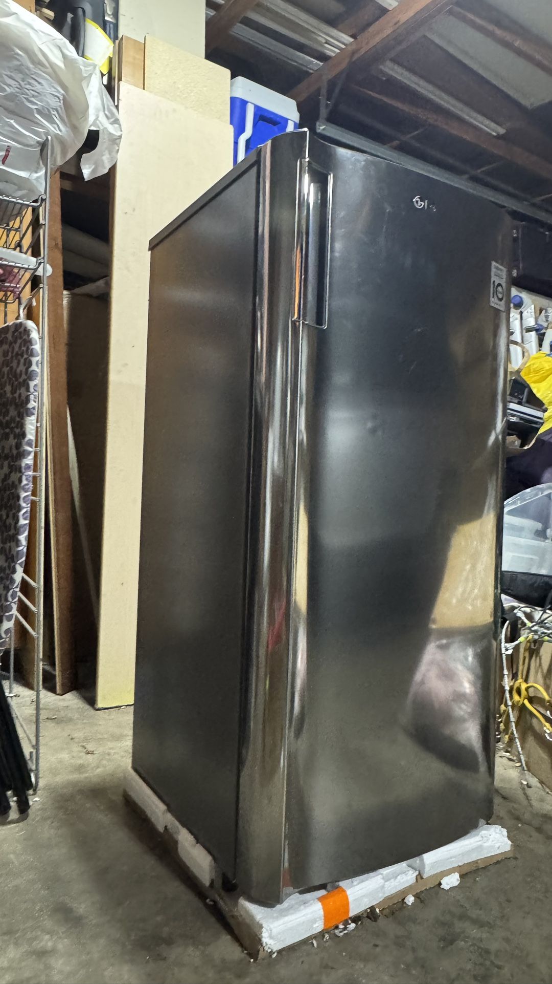 LG Single Door Top Freezer Refrigerator with Inverter Compressor & Pocket Handle