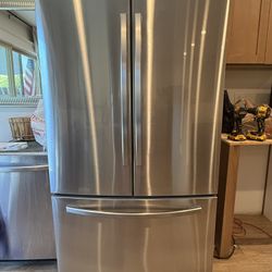 Samsung French Door Fridge (LIKE NEW)